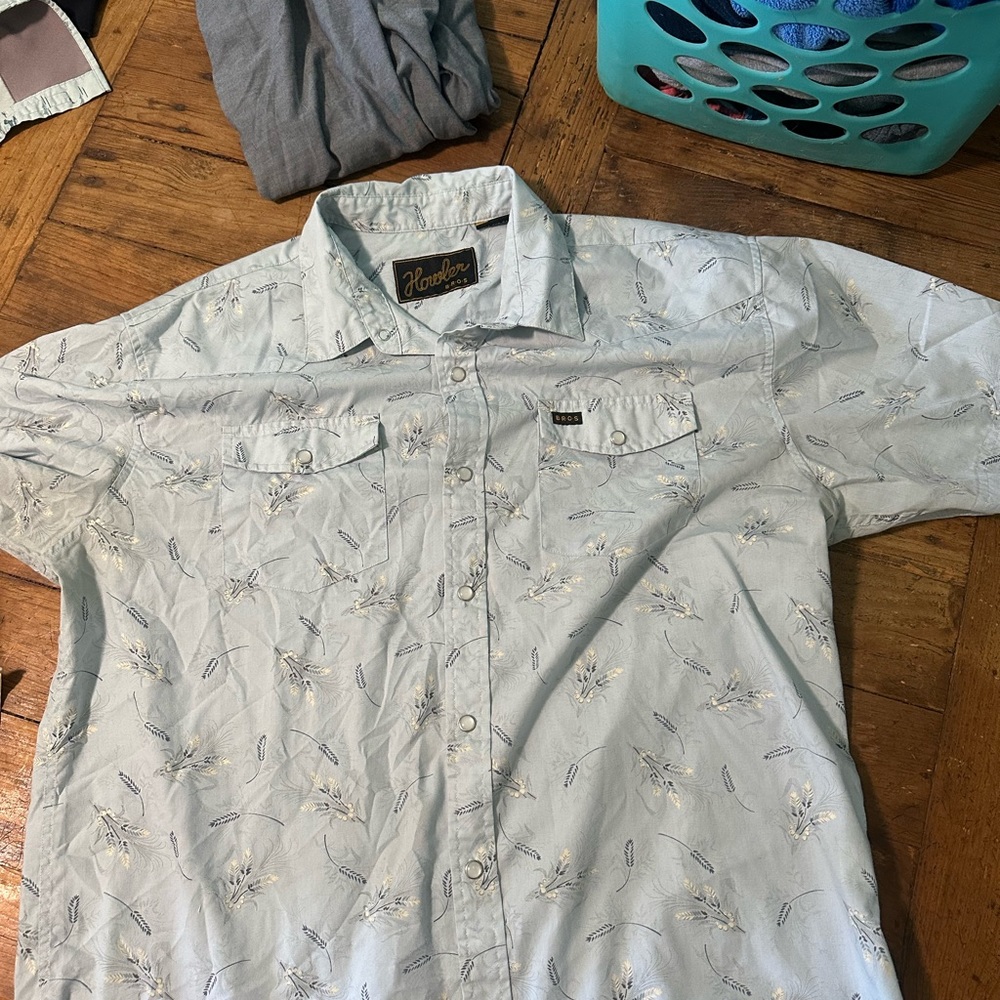 Howler Brothers large short sleeve pearl snap shirt.